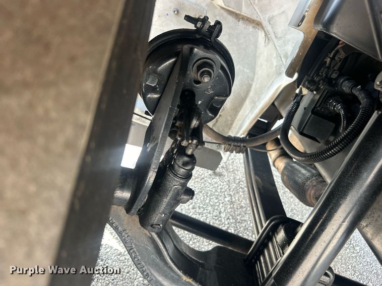 image for item EG1035 2015 Hino 268 box truck