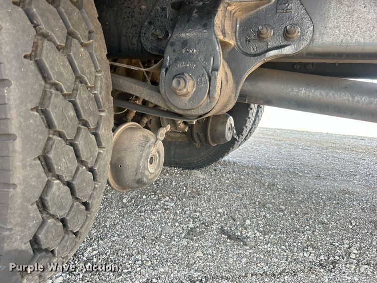 image for item EG1035 2015 Hino 268 box truck