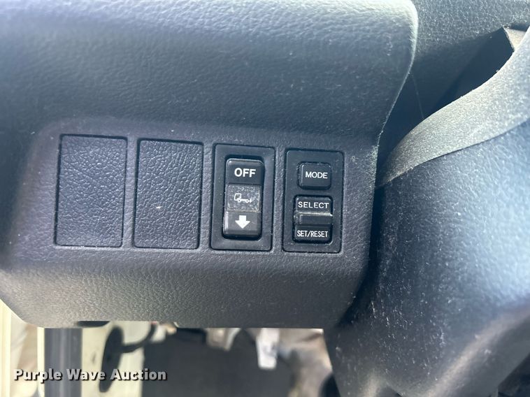 image for item EG1035 2015 Hino 268 box truck