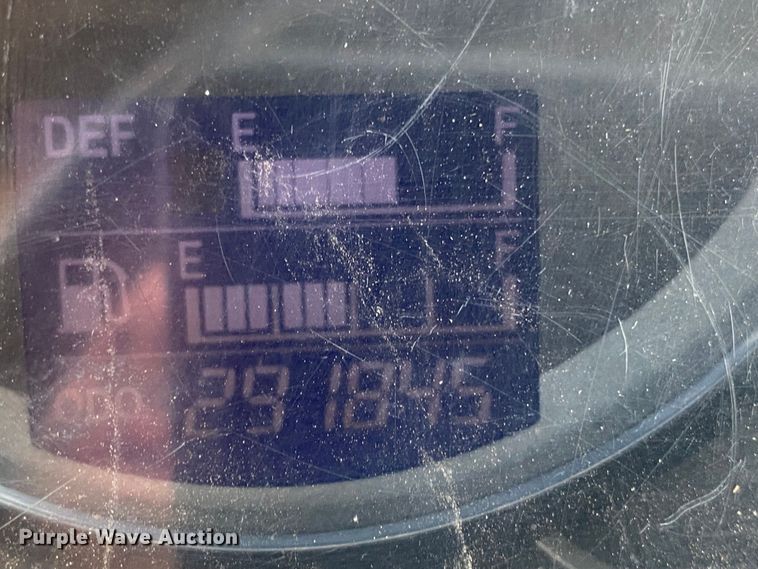 image for item EG1035 2015 Hino 268 box truck