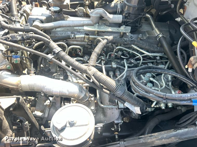 image for item EG1035 2015 Hino 268 box truck