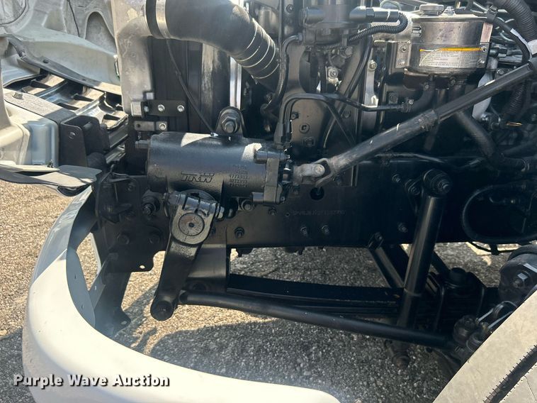 image for item EG1035 2015 Hino 268 box truck