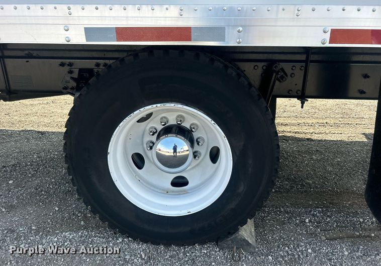 image for item EG1035 2015 Hino 268 box truck