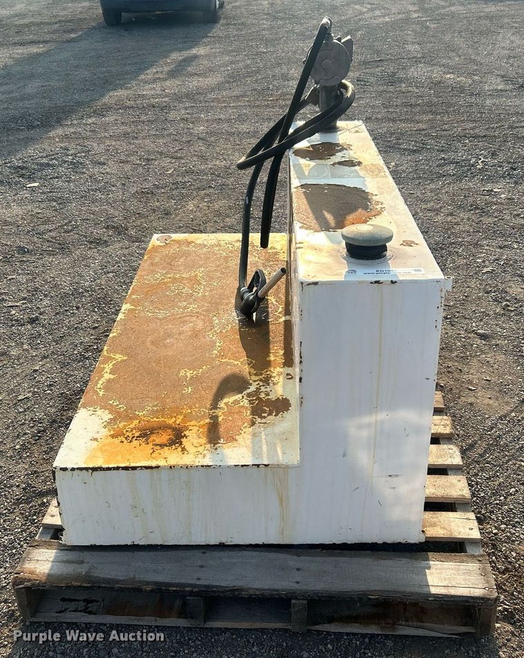 image for item EG1041 Auxiliary fuel tank