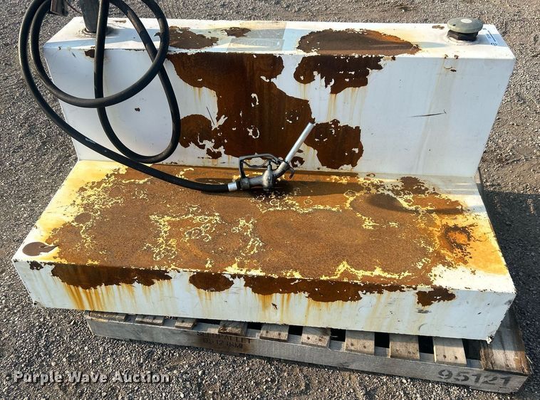 image for item EG1041 Auxiliary fuel tank