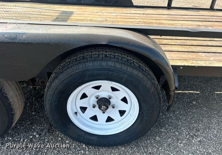 image for item EG1047 2000 Bulldog Trailers 716E utility trailer