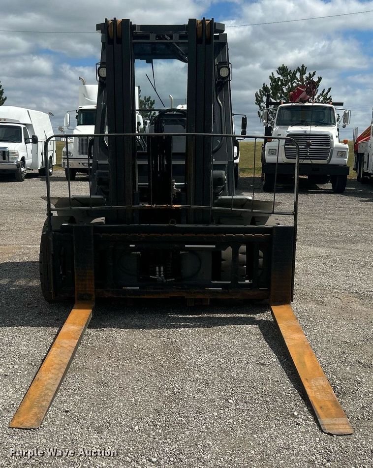 image for item EG1052 2015 Nissan 90 forklift