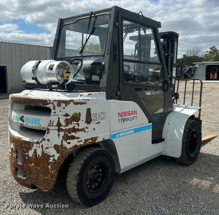 image for item EG1052 2015 Nissan 90 forklift