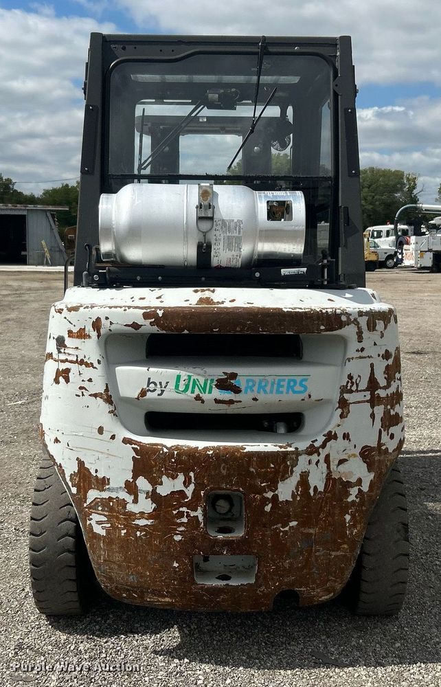 image for item EG1052 2015 Nissan 90 forklift