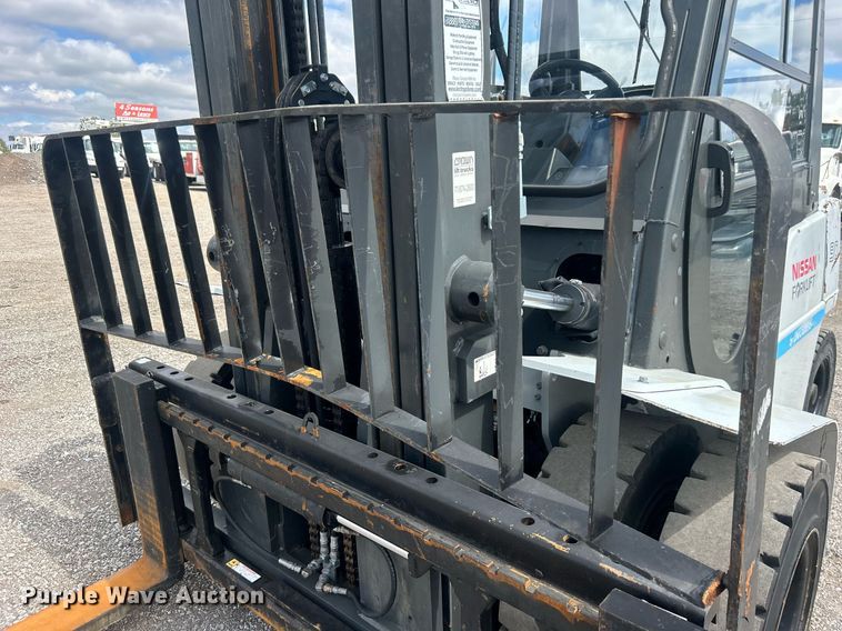 image for item EG1052 2015 Nissan 90 forklift