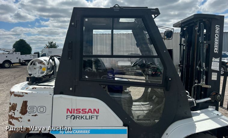 image for item EG1052 2015 Nissan 90 forklift