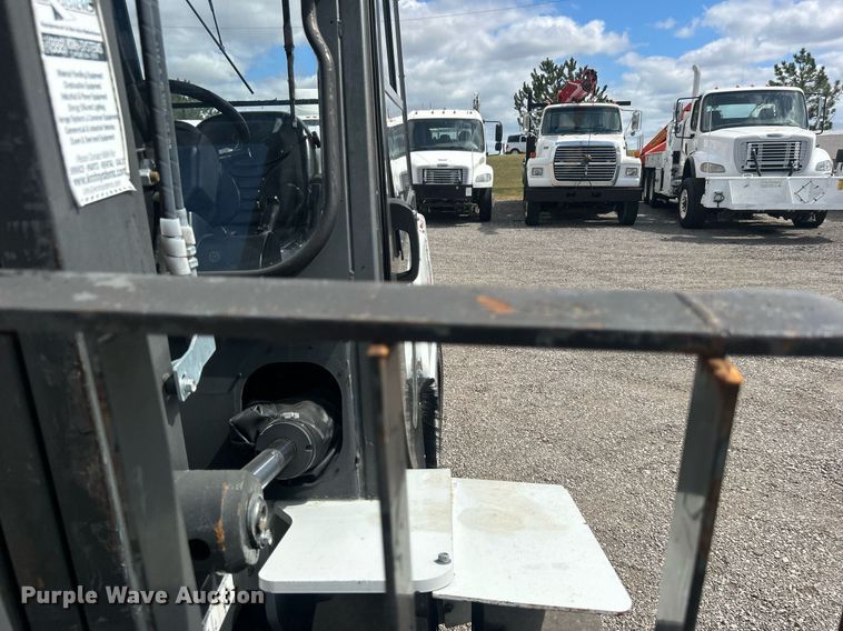 image for item EG1052 2015 Nissan 90 forklift