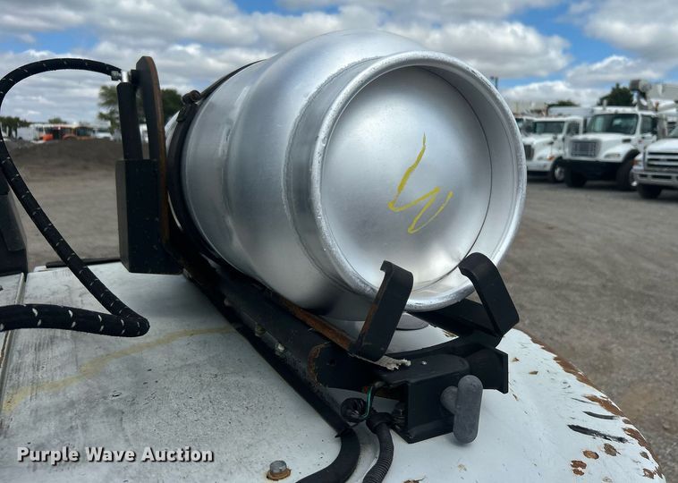 image for item EG1052 2015 Nissan 90 forklift