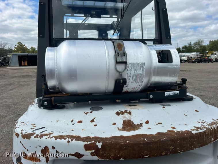 image for item EG1052 2015 Nissan 90 forklift