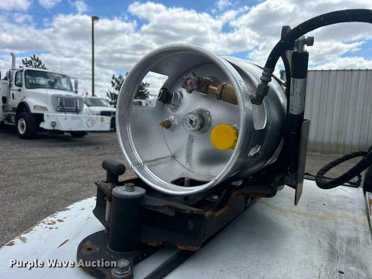 image for item EG1052 2015 Nissan 90 forklift