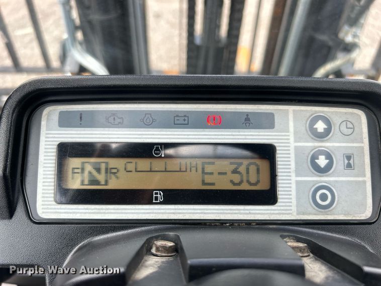 image for item EG1052 2015 Nissan 90 forklift