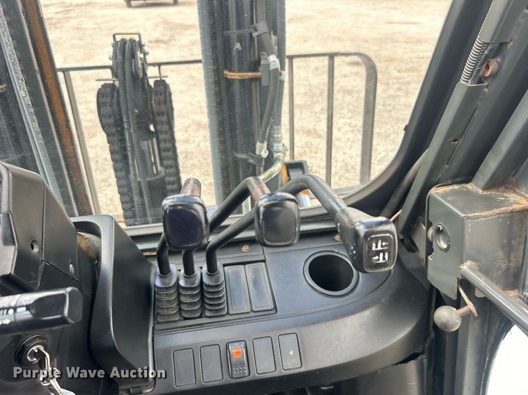 image for item EG1052 2015 Nissan 90 forklift