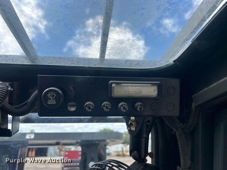 image for item EG1052 2015 Nissan 90 forklift