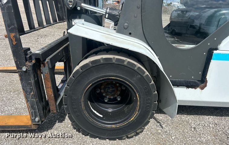 image for item EG1052 2015 Nissan 90 forklift