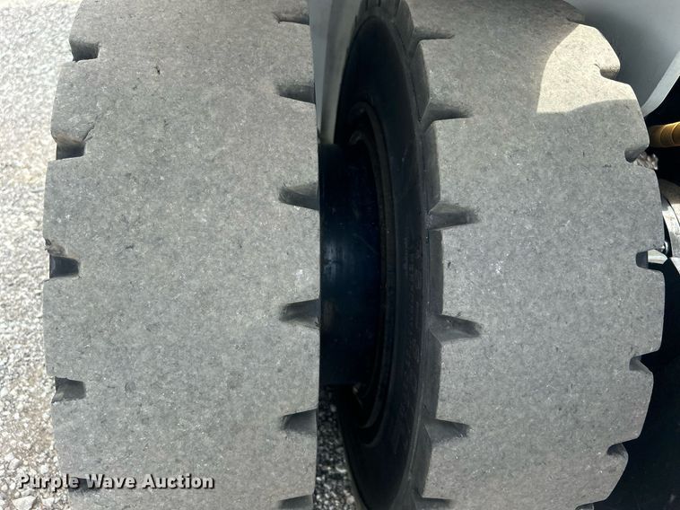 image for item EG1052 2015 Nissan 90 forklift