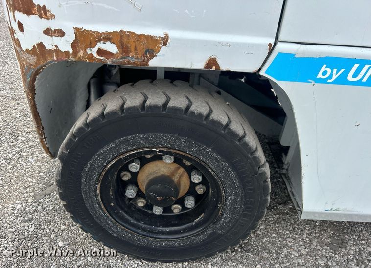 image for item EG1052 2015 Nissan 90 forklift