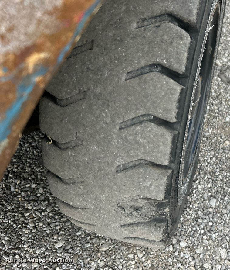 image for item EG1052 2015 Nissan 90 forklift