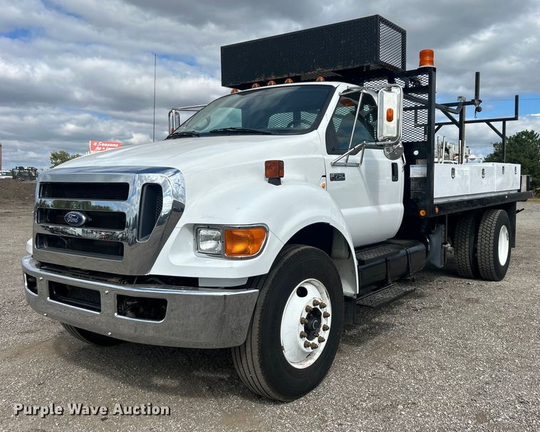 image for item EG1057 2008 Ford F750 Super Duty  flatbed truck