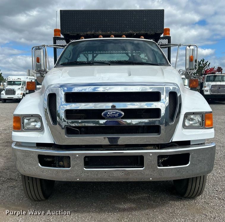image for item EG1057 2008 Ford F750 Super Duty  flatbed truck