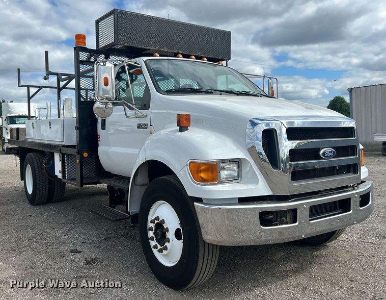 image for item EG1057 2008 Ford F750 Super Duty  flatbed truck