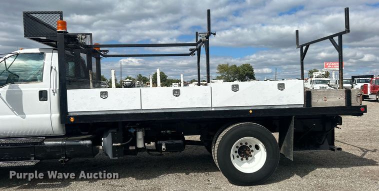 image for item EG1057 2008 Ford F750 Super Duty  flatbed truck