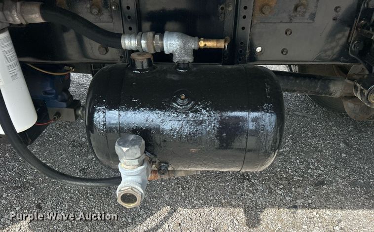 image for item EG1057 2008 Ford F750 Super Duty  flatbed truck