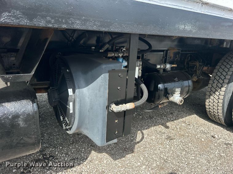 image for item EG1057 2008 Ford F750 Super Duty  flatbed truck