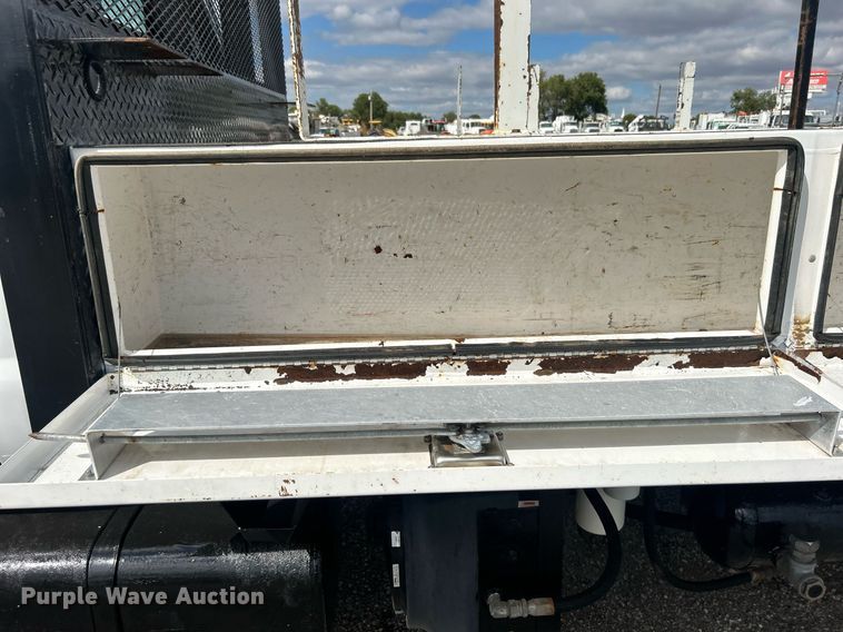 image for item EG1057 2008 Ford F750 Super Duty  flatbed truck