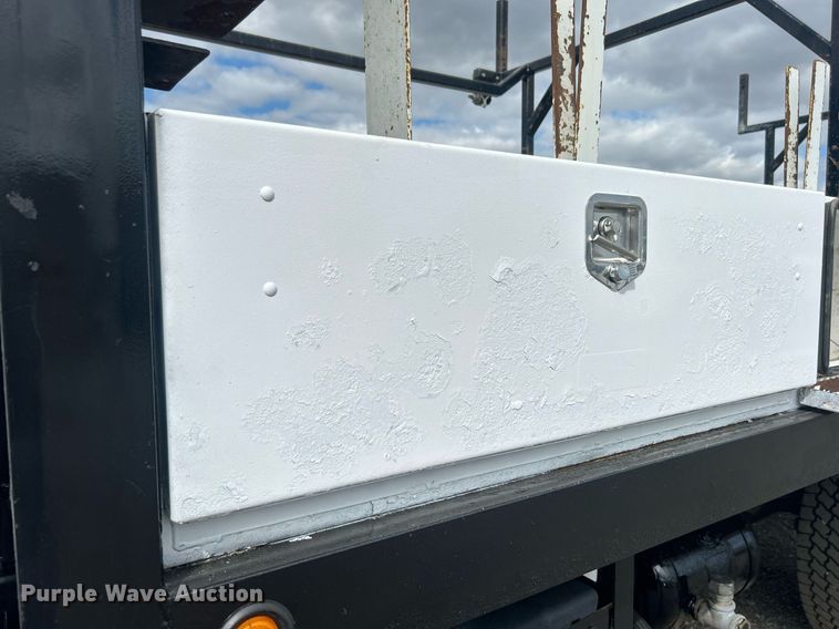 image for item EG1057 2008 Ford F750 Super Duty  flatbed truck