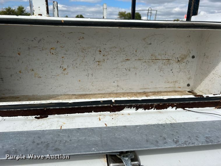 image for item EG1057 2008 Ford F750 Super Duty  flatbed truck