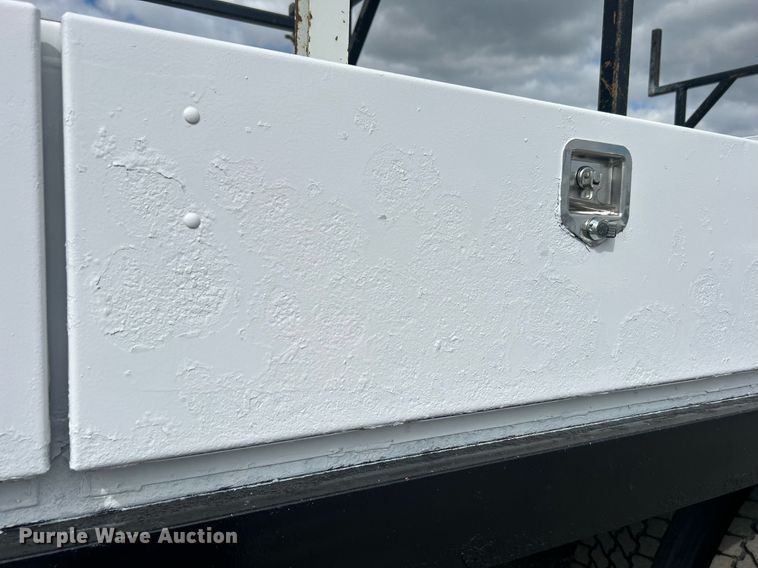 image for item EG1057 2008 Ford F750 Super Duty  flatbed truck