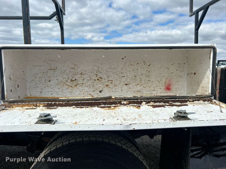 image for item EG1057 2008 Ford F750 Super Duty  flatbed truck