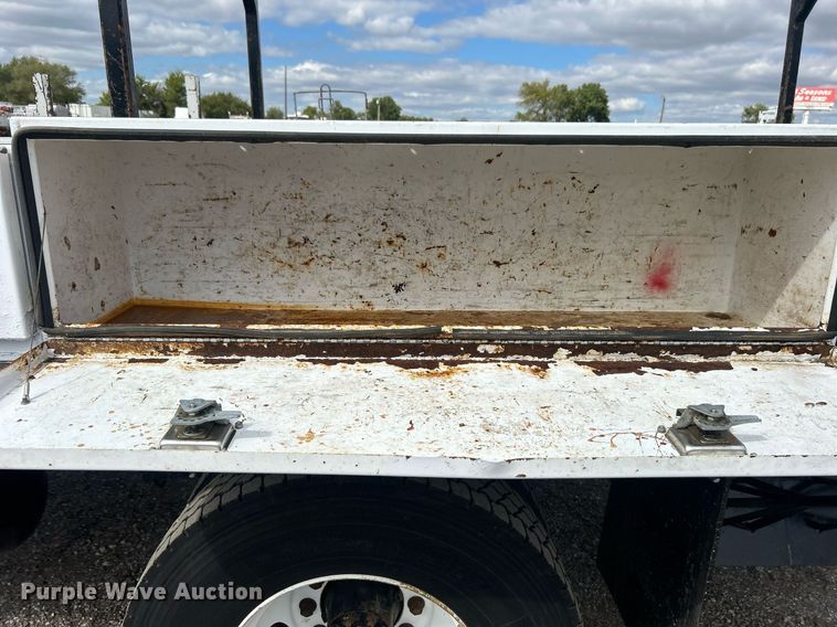 image for item EG1057 2008 Ford F750 Super Duty  flatbed truck