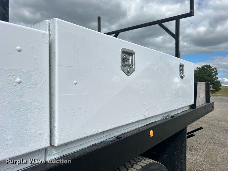 image for item EG1057 2008 Ford F750 Super Duty  flatbed truck