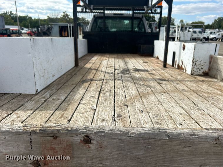 image for item EG1057 2008 Ford F750 Super Duty  flatbed truck