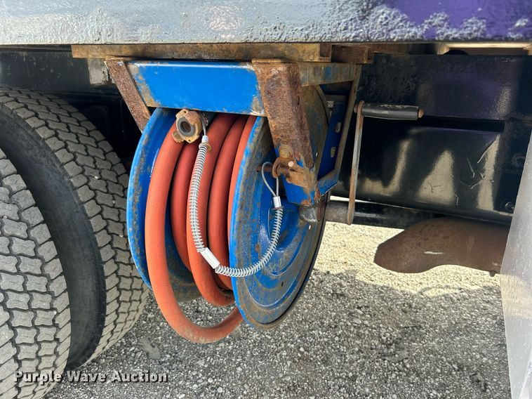 image for item EG1057 2008 Ford F750 Super Duty  flatbed truck