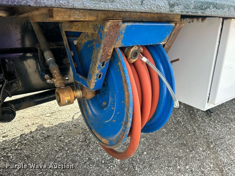 image for item EG1057 2008 Ford F750 Super Duty  flatbed truck