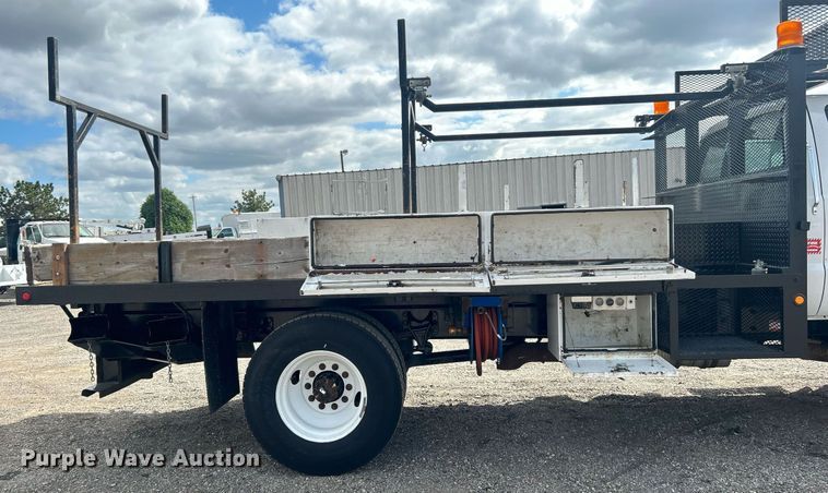 image for item EG1057 2008 Ford F750 Super Duty  flatbed truck