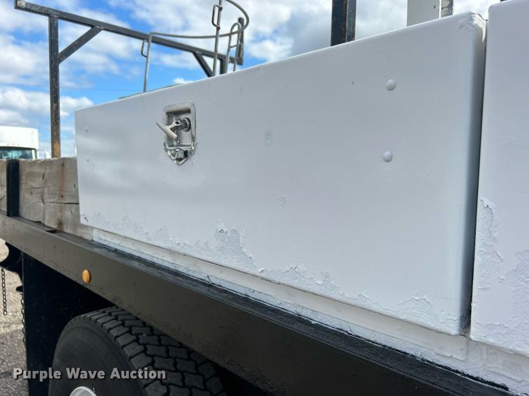 image for item EG1057 2008 Ford F750 Super Duty  flatbed truck