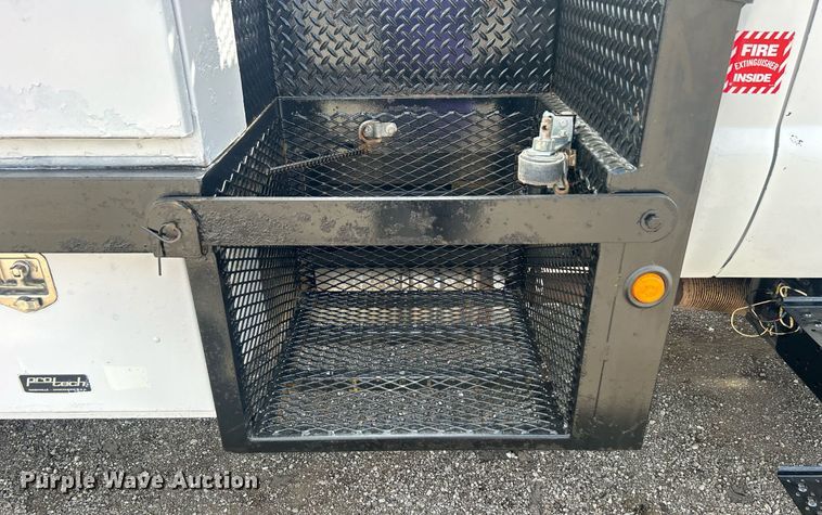 image for item EG1057 2008 Ford F750 Super Duty  flatbed truck