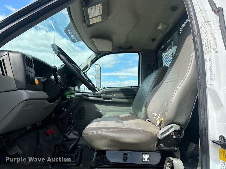 image for item EG1057 2008 Ford F750 Super Duty  flatbed truck