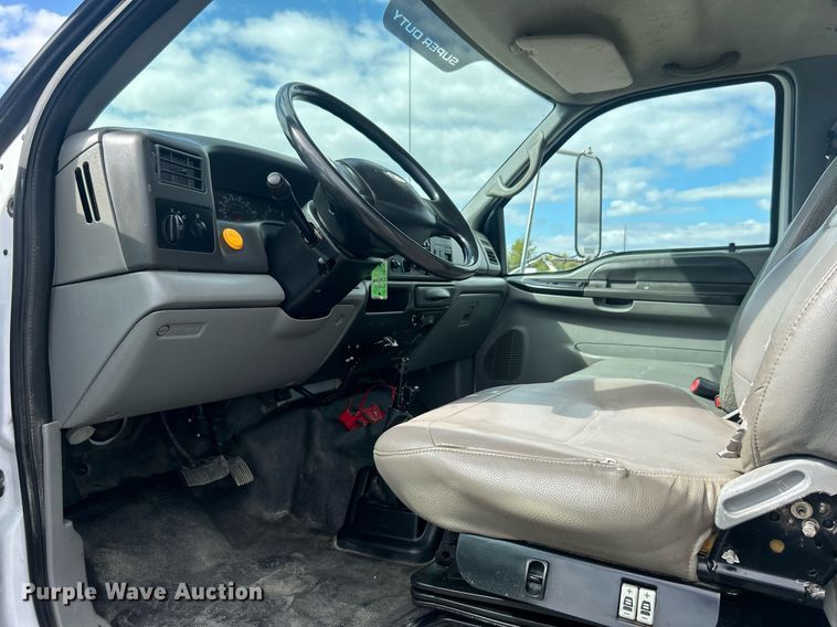 image for item EG1057 2008 Ford F750 Super Duty  flatbed truck