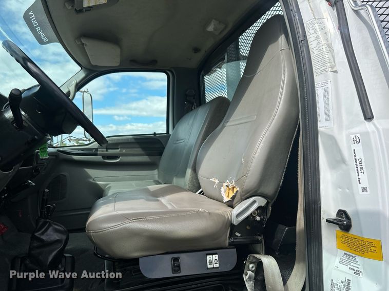 image for item EG1057 2008 Ford F750 Super Duty  flatbed truck