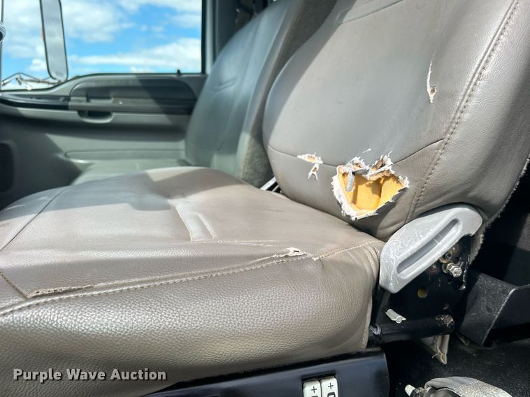 image for item EG1057 2008 Ford F750 Super Duty  flatbed truck