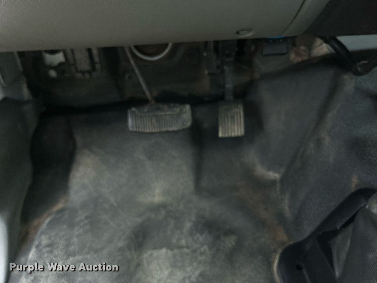 image for item EG1057 2008 Ford F750 Super Duty  flatbed truck